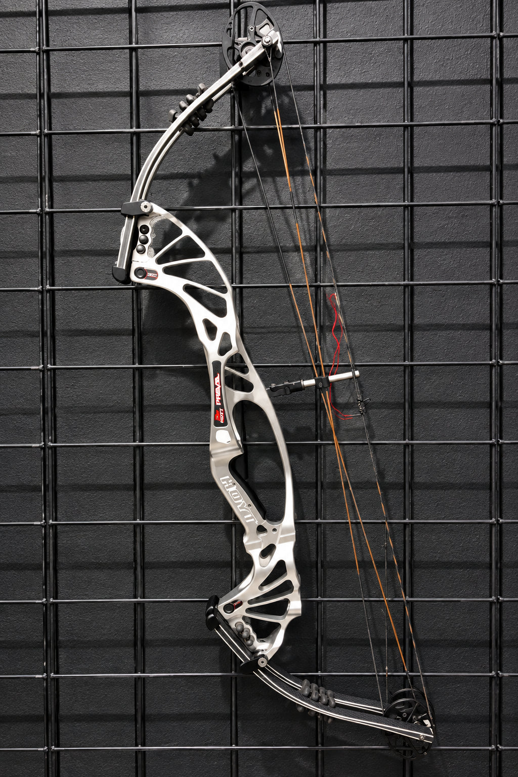 Hoyt Prevail 37 Silver