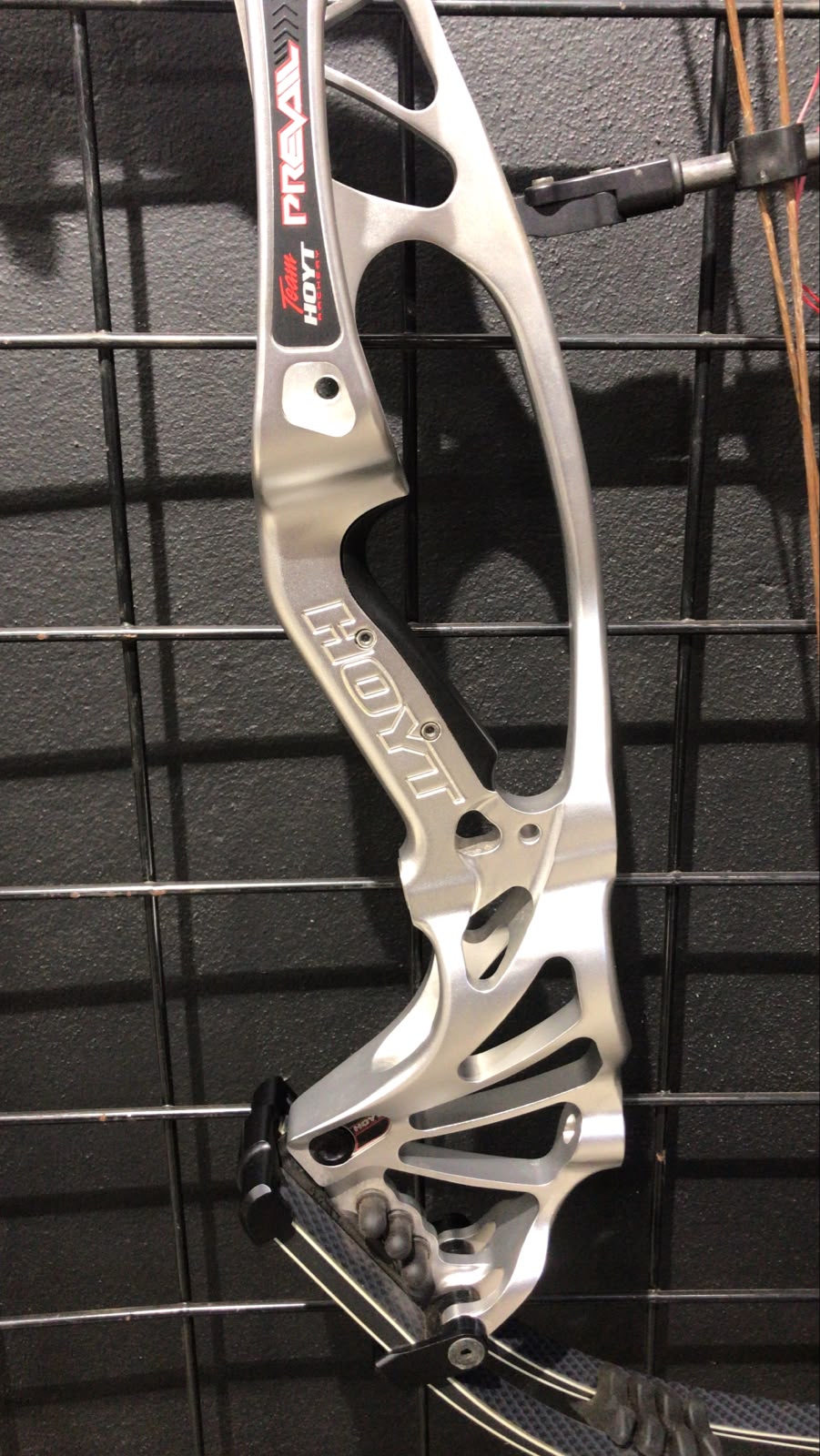 Hoyt Prevail 37 Silver