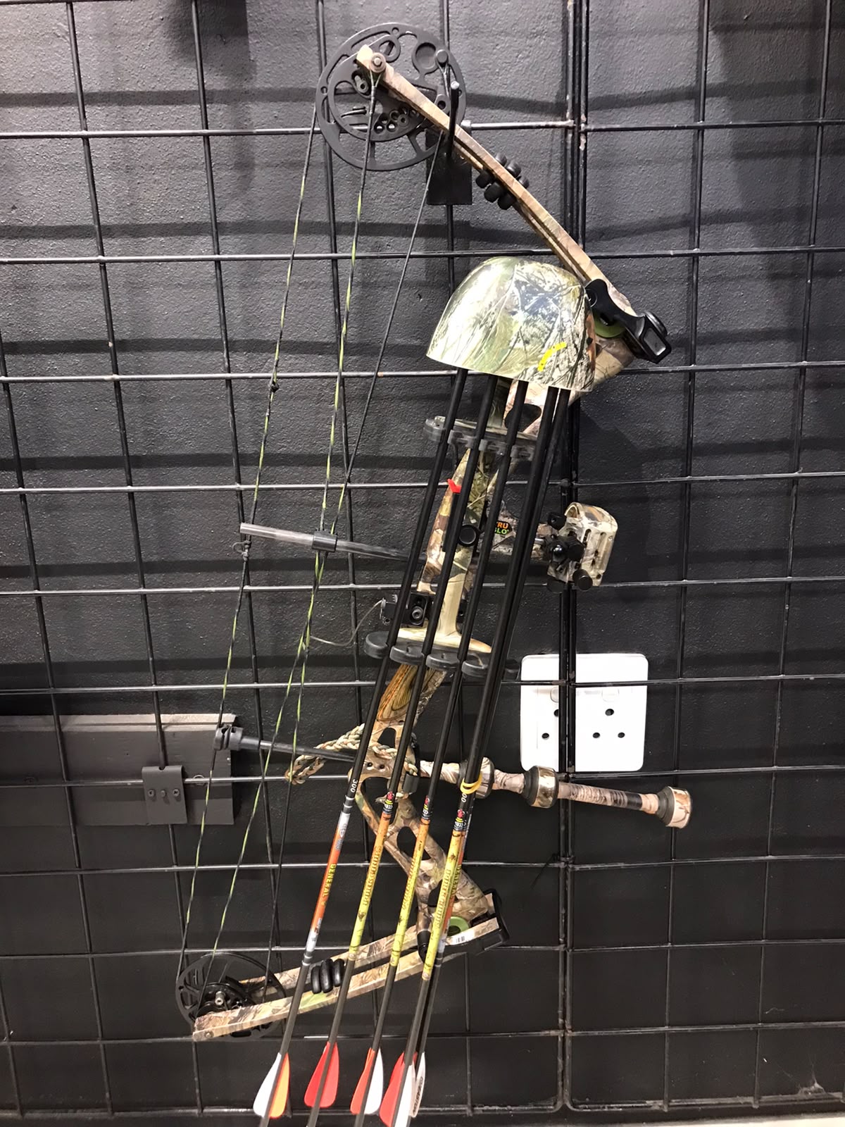 Hoyt Reflex Charger