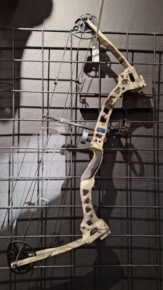 Bowtech Diamond Razor Edge Pre-Owned Compound Bow